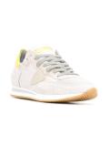 lateral patch sneakers