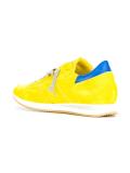 lace up trainers 