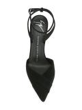 pointed pumps
