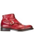 buckled detailing boots
