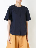 collarless butoned shirt
