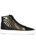 wings print sneakers