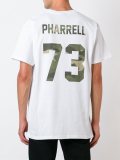 'Pharrell 73'迷彩T恤