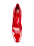 Madame pumps