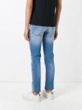 slim-fit jeans 