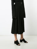 pleated skirt