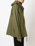 'Anorak'连帽大衣