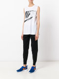 jogging trousers