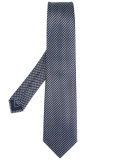zigzag patter tie 