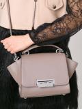 'Eartha Iconic' shoulder bag