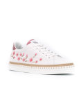 lace up trainers 