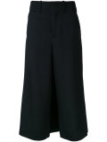 wide-legged cropped trousers