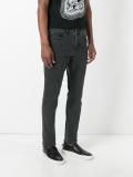 slim fit jeans