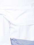 阔领口罩衣