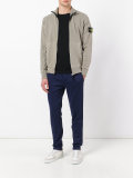 zip-fastened sweatshirt