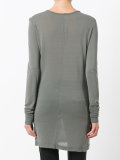 long-sleeved T-shirt