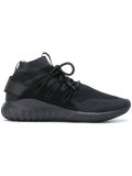 'Tubular Nova Primeknit'运动鞋