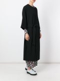 'Cape'连衣裙