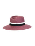 Virginie hat