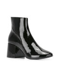 'Courreges' boots