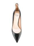 stiletto pumps 