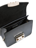 chain strap crossbody bag