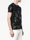 camouflage print T-shirt