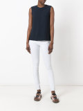 sleeveless top 