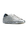 lace-up sneakers 