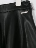 pleated skirt