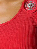 sleeveless top 
