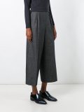 straight leg cropped trousers