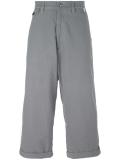 wide-legged cropped trousers