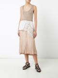pleated skirt