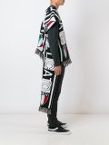 流苏图案斗篷