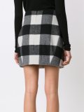 checked skirt 