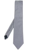 pointed tie 