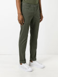 slim-fit trousers 