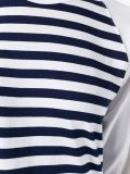 three-quarter sleeve T-shirt 