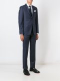合身剪裁西装