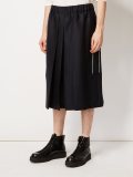 pleated short wide leg trousers
