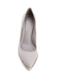 heeled pumps