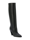 pointed boots