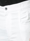 slim-fit trousers 