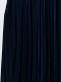 pleated skirt