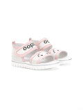 Oops! touch strap sandals