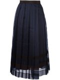 pleated skirt