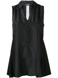 sleeveless shirt