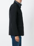 排扣夹克