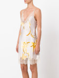 Décolleté night gown